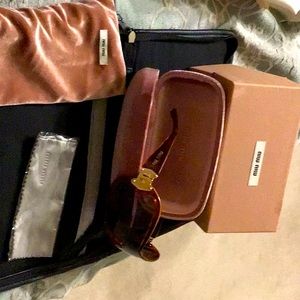 MIU MIU MASK SUNGLASSES 🕶